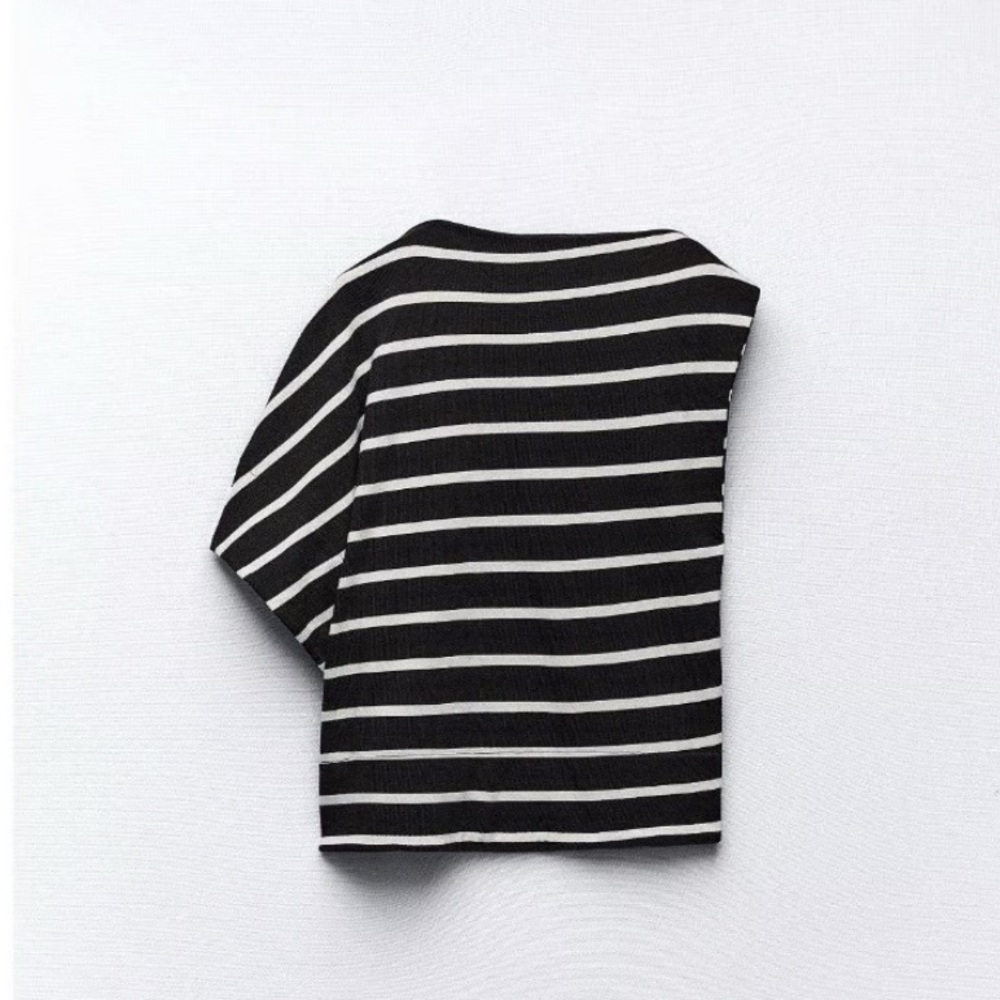 Zara Women's black and white striped t-shirt